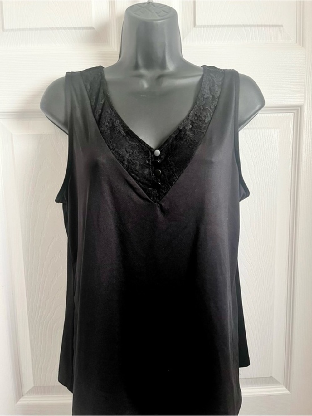 Y2K San Francisco Top Black Satin Fluid Camisole Large V-Neck Lace Sleeveless